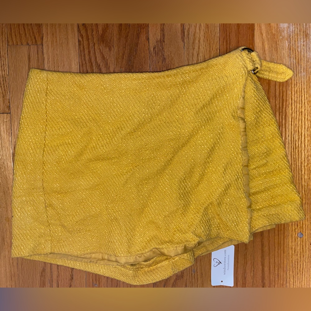 Yellow skort